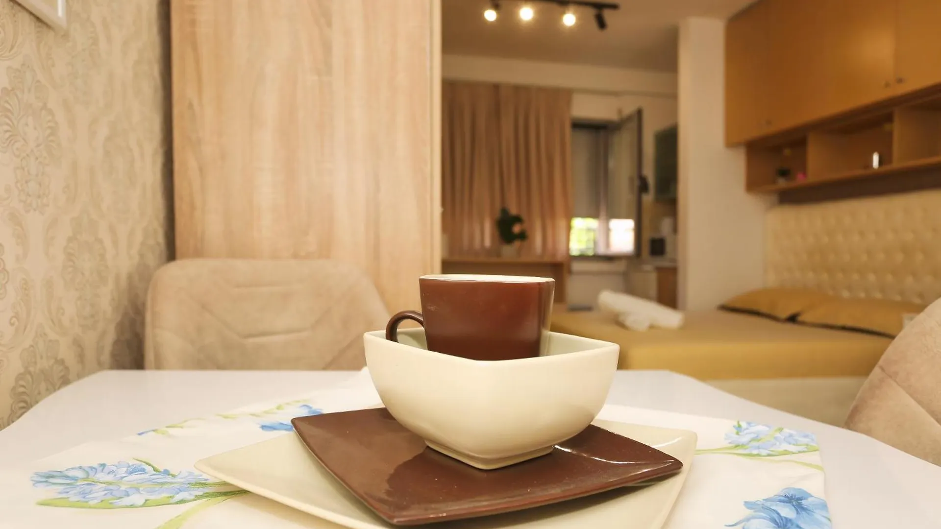 Cozy Apartment Near Square 21 Tirana Albanië