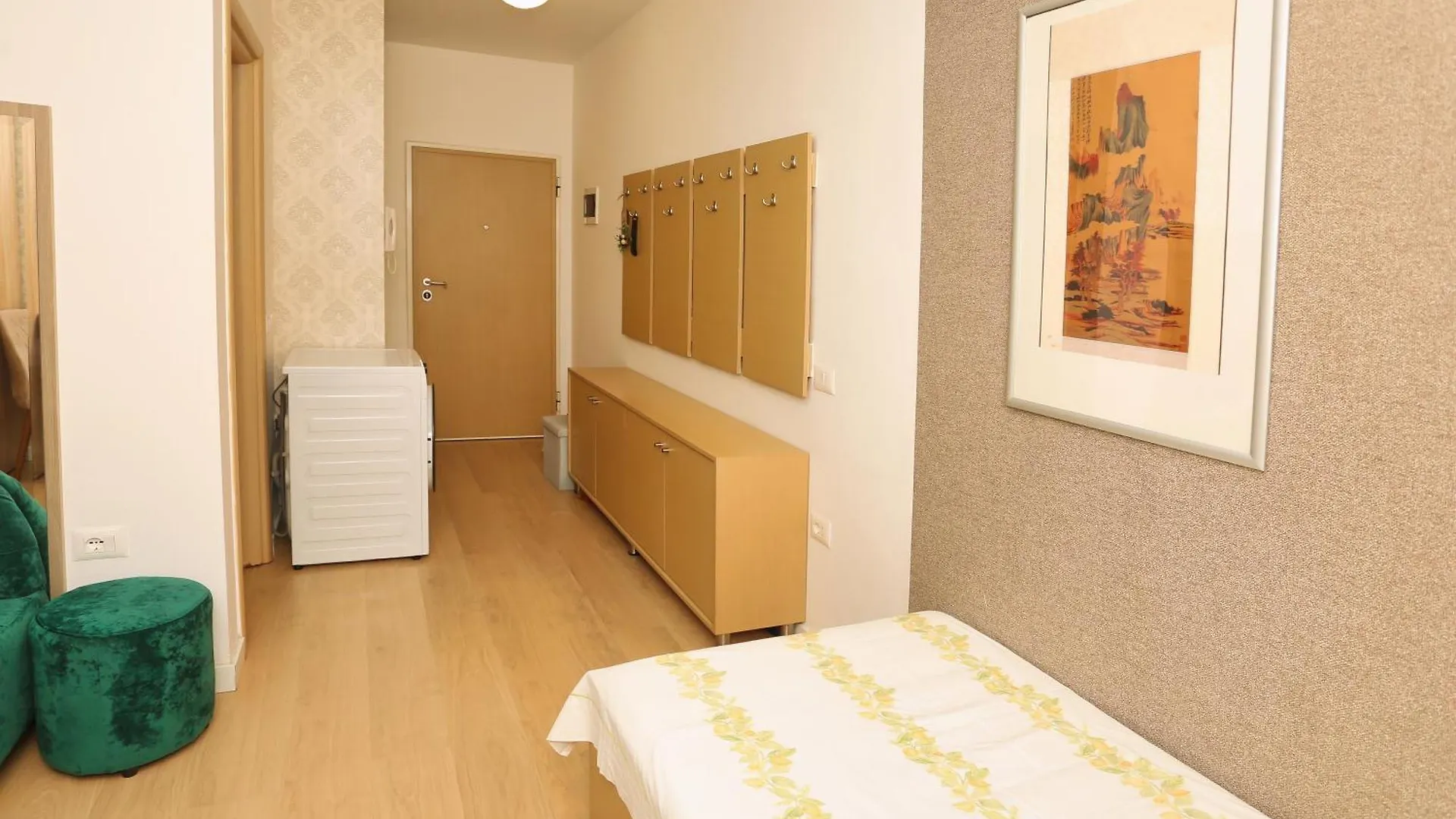 Cozy Apartment Near Square 21 Tirana Albanië