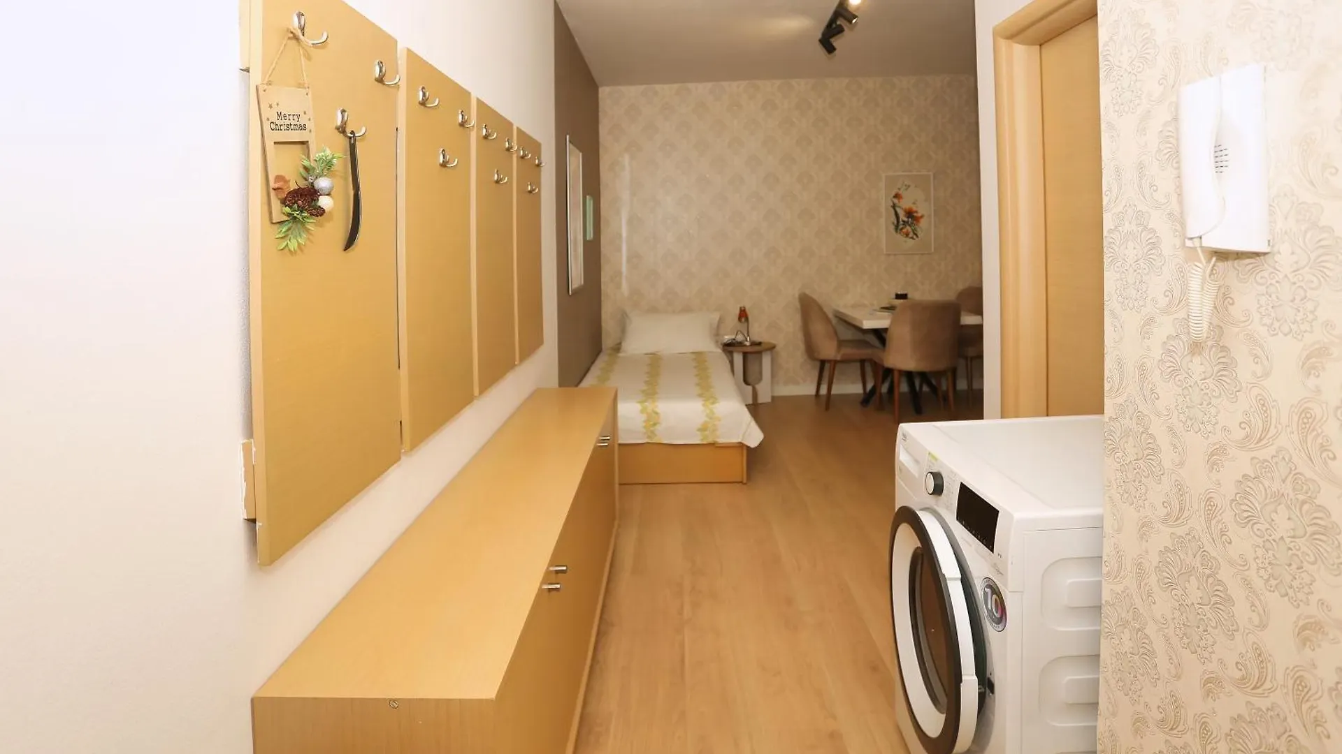 Cozy Apartment Near Square 21 Tirana